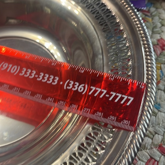 Vintage Round Silver Plated WM Rogers 835 Serving Bowl Filigree Design Edge - Picture 3 of 5